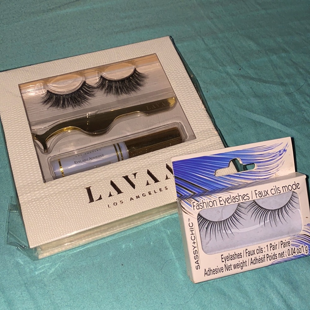 LAVAA Eyelash kit unopened with a extra pair of sassy chic lash set latex free